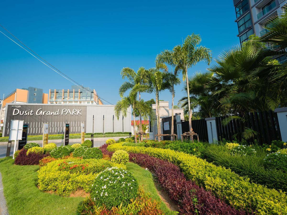 Dusit Grand Park Lägenhet Jomtien Beach Exteriör bild